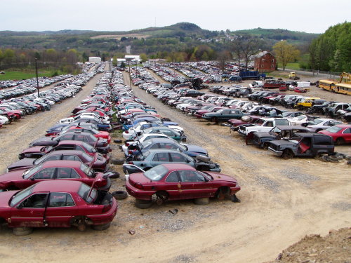 car junkyard picture