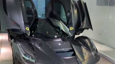 Gordon Ramsay’s New LaFerrari Is So Fast…