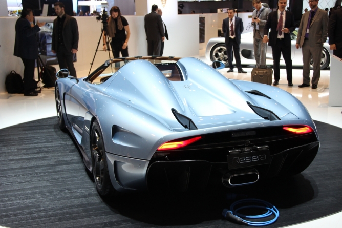 Koenigsegg Regera Is A 1,500-HP Hybrid Supercar